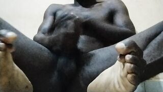 Waking up as early as 5am horny as hell and decide to do this.. dablackpee