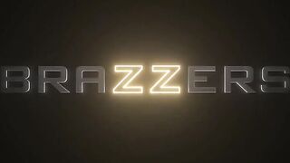 Distracting The Gaming Dem-E-Girl.Demi Sutra / Brazzers