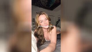 Stepsisters Licking Pussy & Creampied in Bedroom Threesome